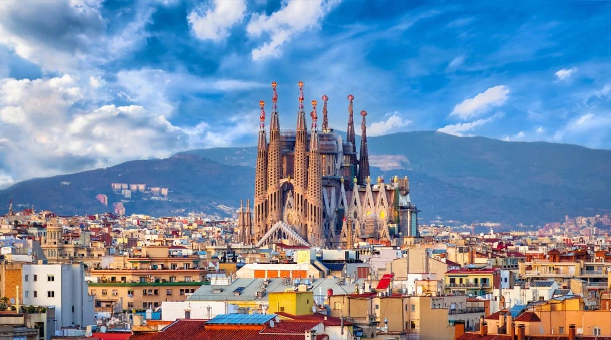 Barcelona waterkant en Middellandse Zee stad skyline