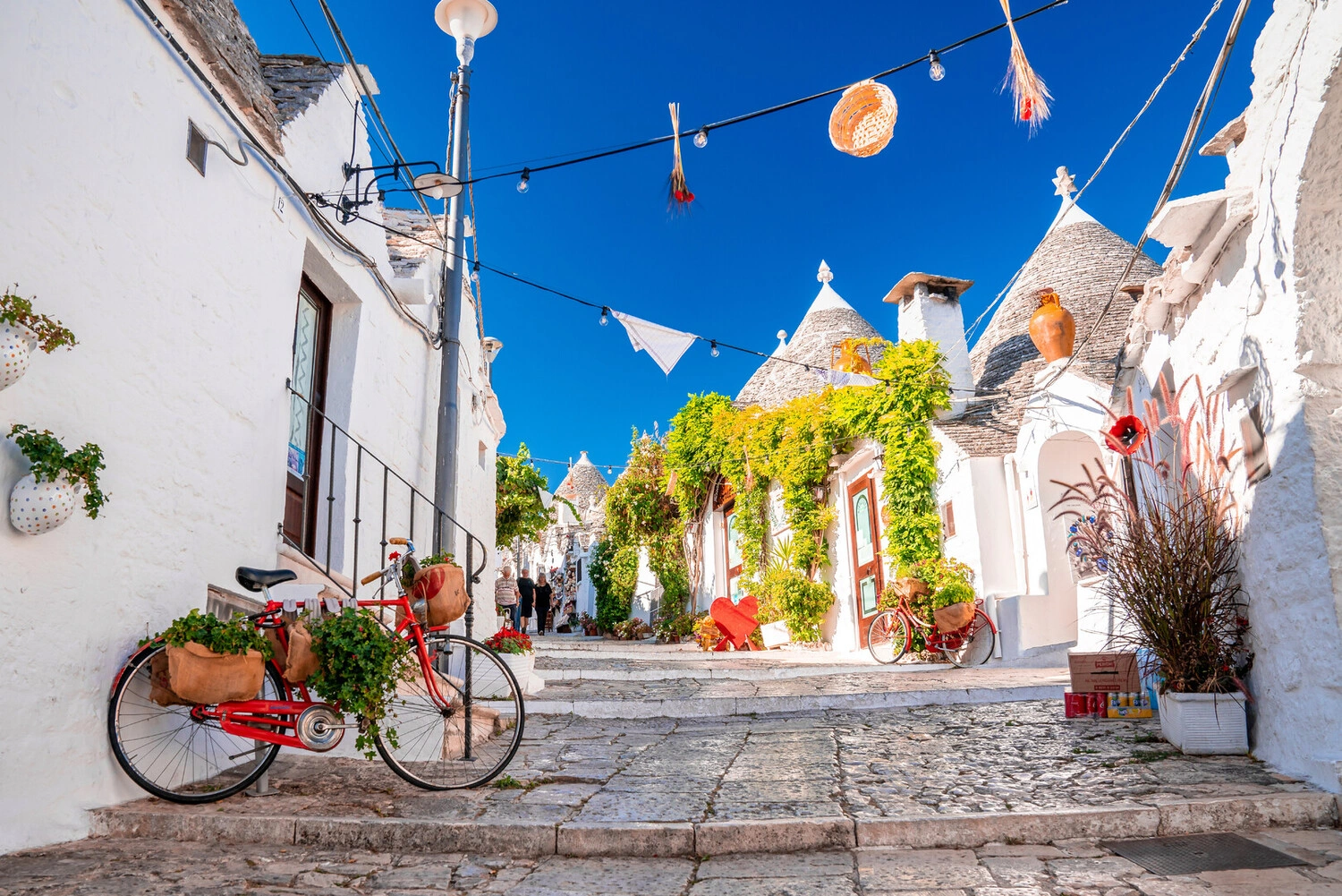 Brindisi waterkant en historische haven in Puglia, Italië