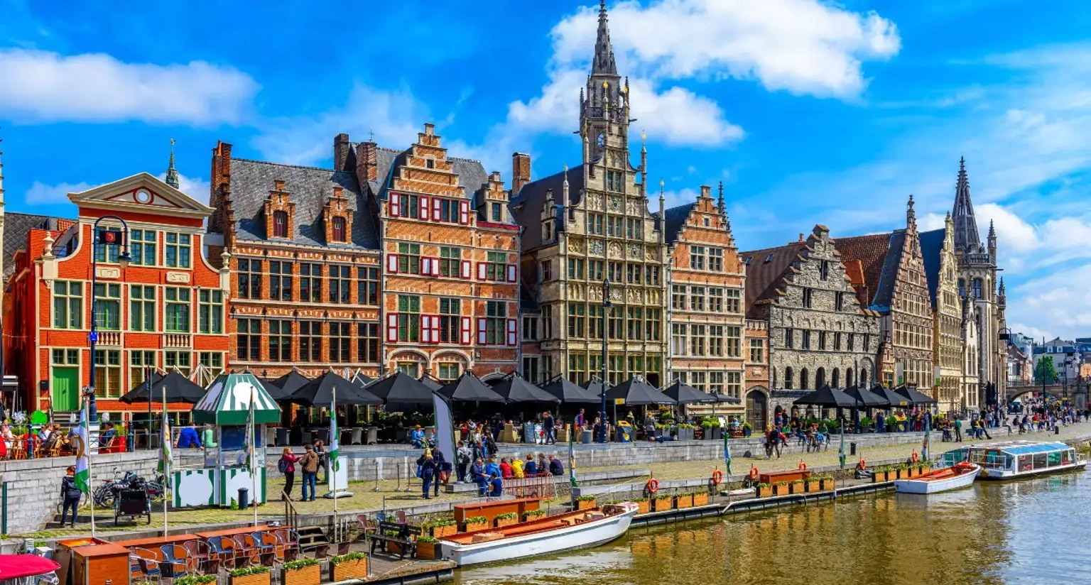 Gent medieval stadscentrum, kanalen en historische guildhouses in België