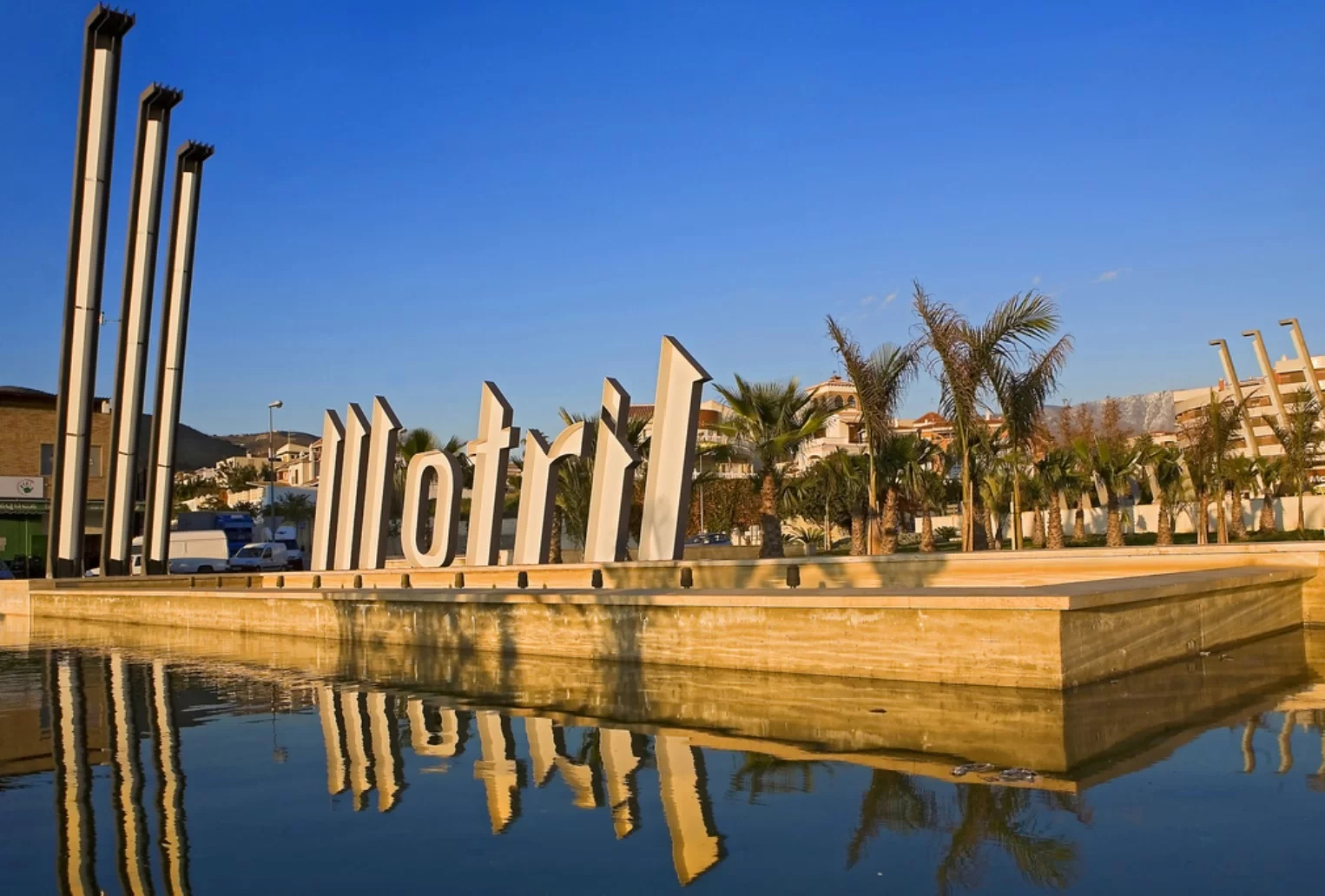 Motril kust, marina en tropische Middellandse Zee landschap in Granada, Spanje