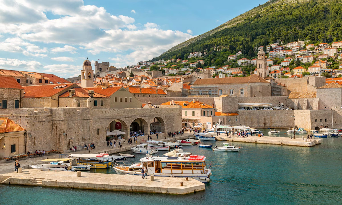 Ploče kust, Baćina Meren en Dalmatian landschap in Kroatië