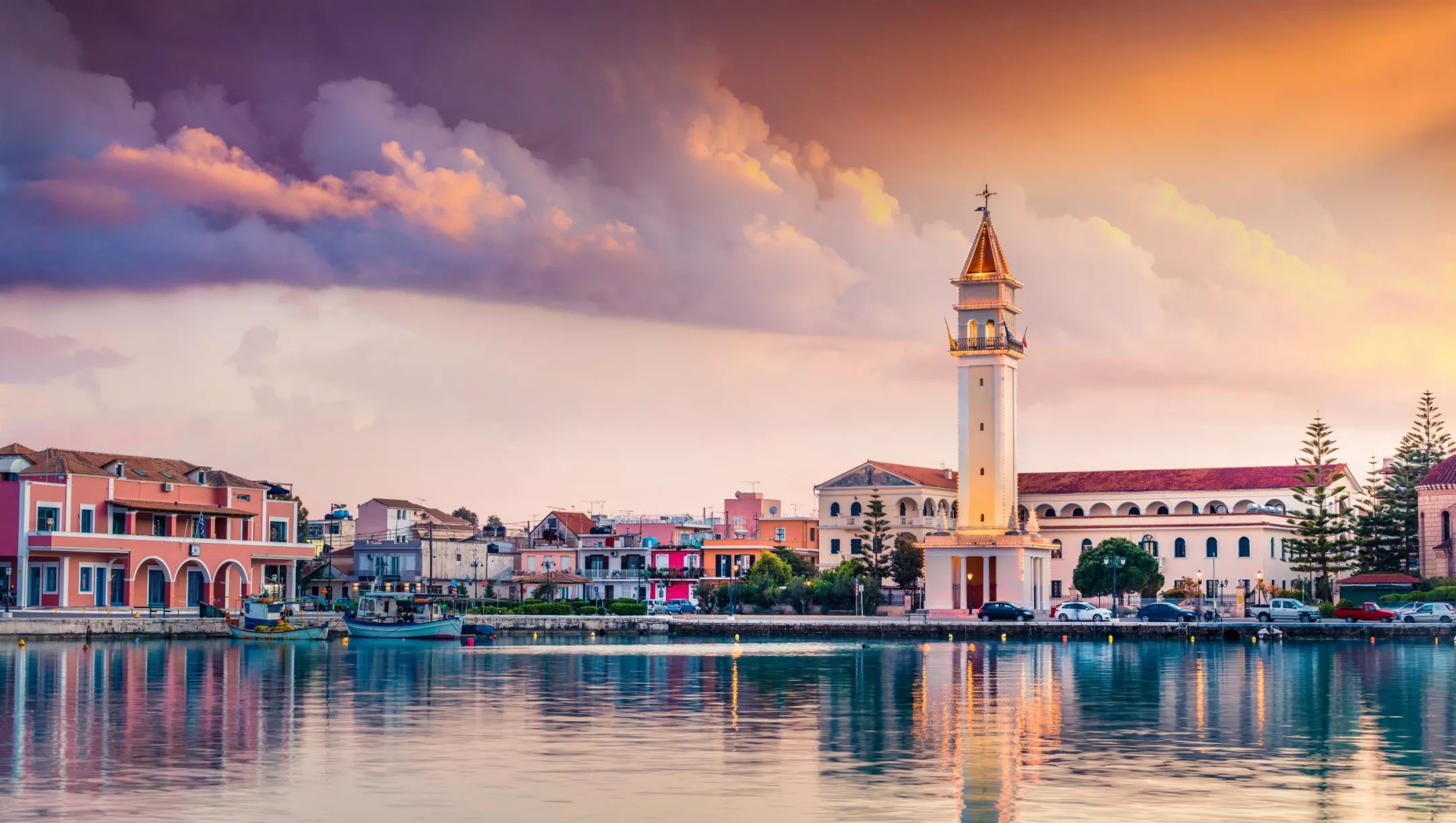 Zakynthos stad, haven en Ionische kustlijn in Griekenland