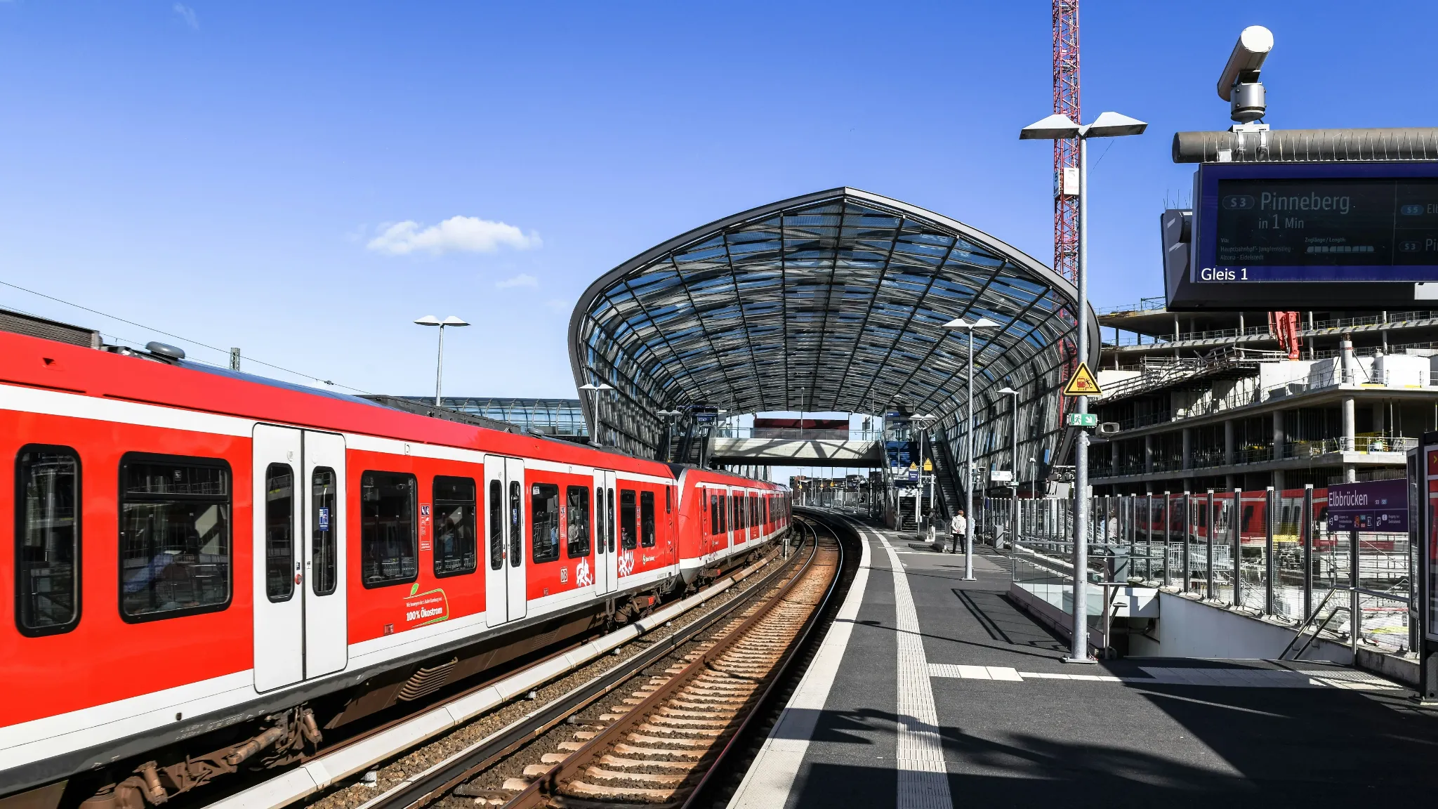 Trein reis via een station platform
