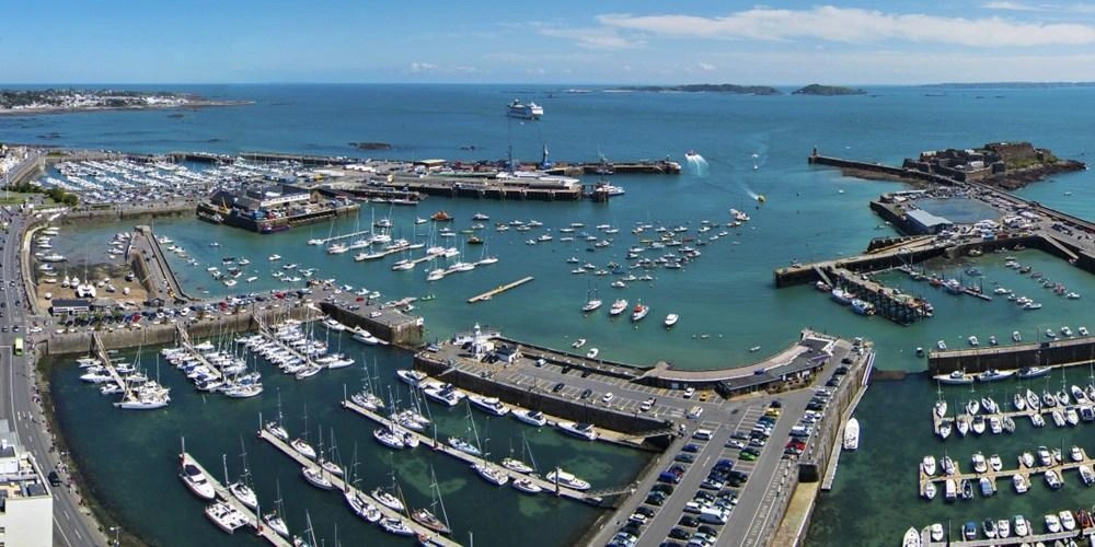 Guernsey veerboothaven bij St Peter Port