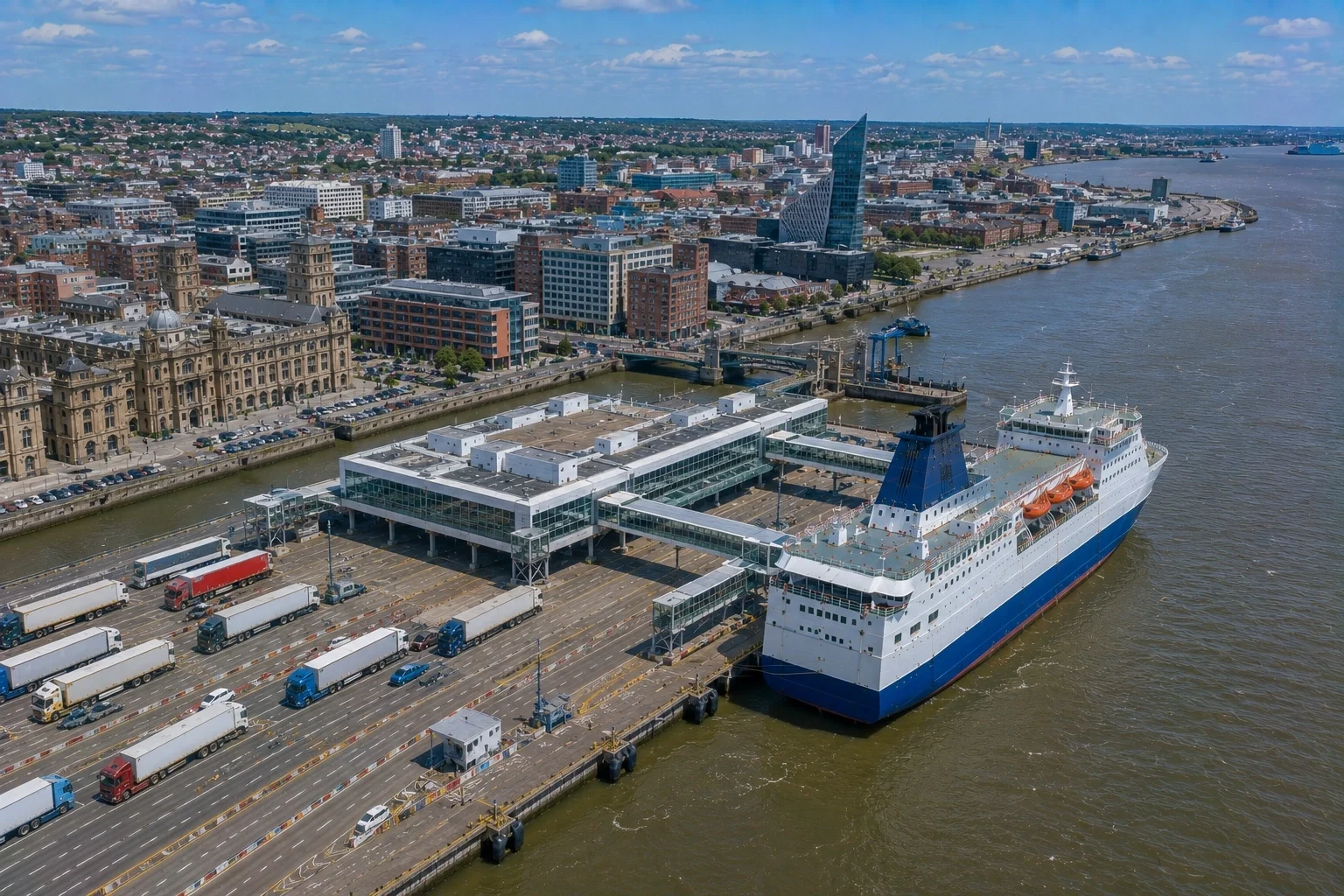 P&O Ferries passagiersterminal bij King George Dok in Hull