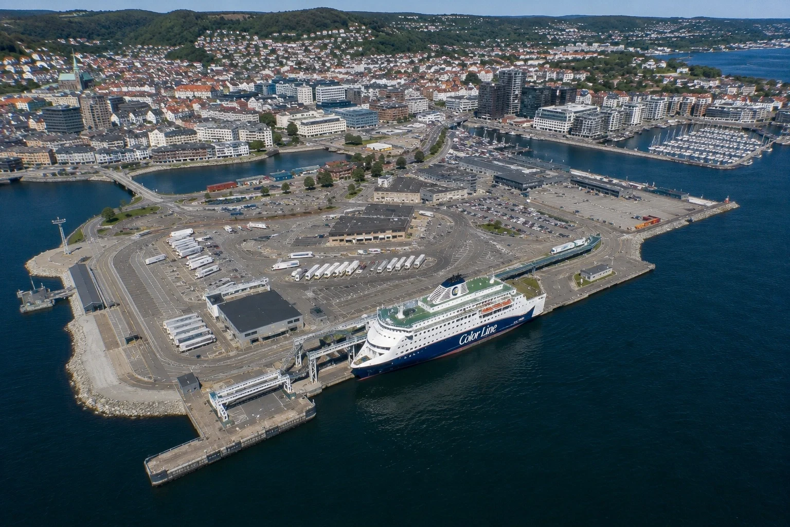 Passagiersveerbootterminals bij Kristiansand in zuidelijke Noorwegen
