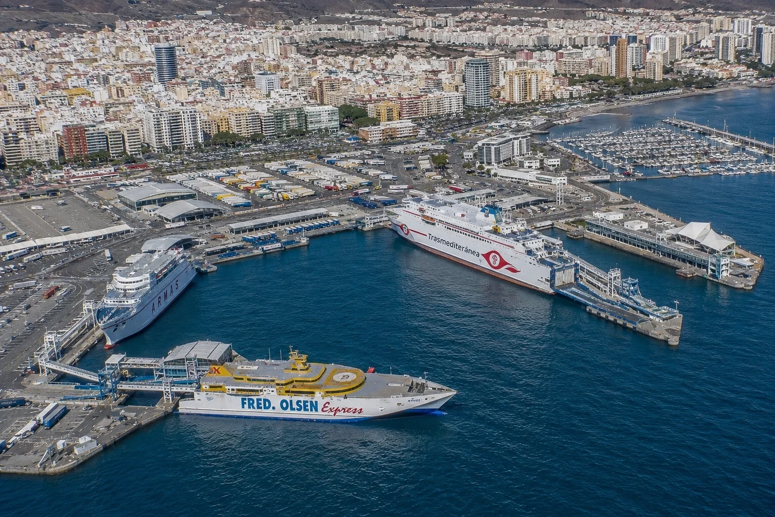 Passagiersveerboot ligplaatsen bij de Haven van Las Palmas, Gran Canaria