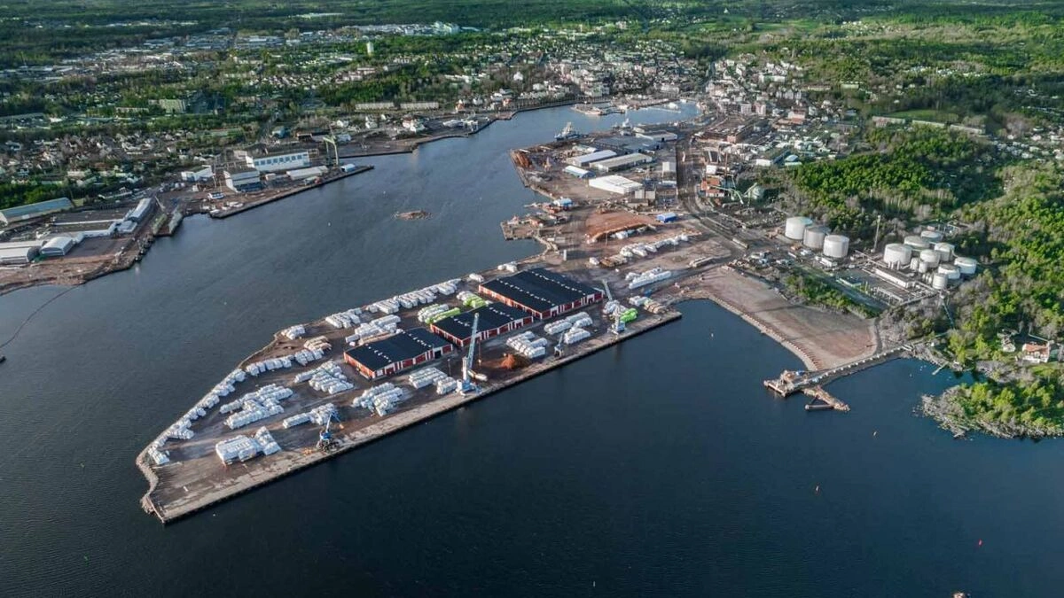 Luchtfoto van Oskarshamn haven en veerboothaven