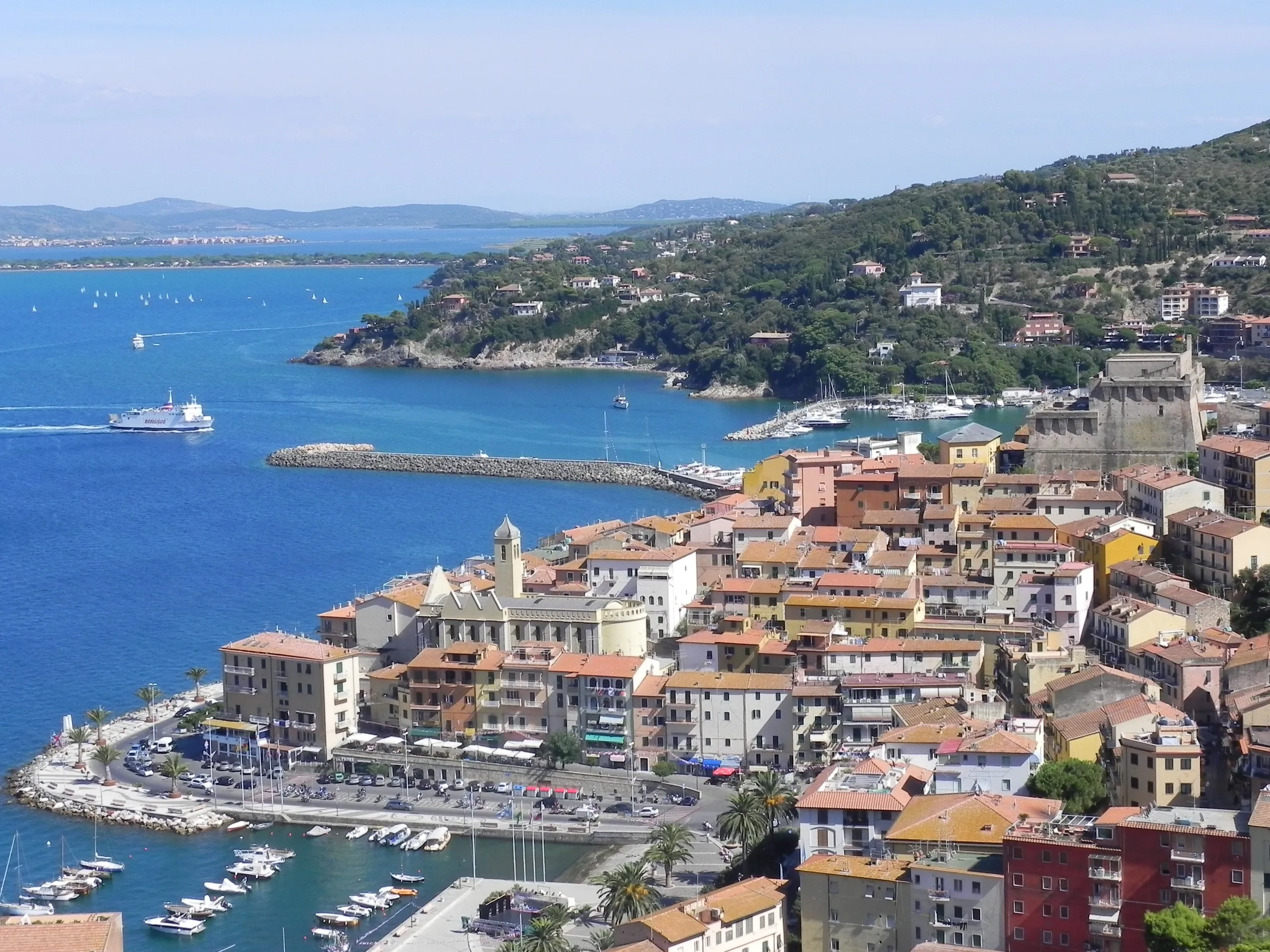 Porto Santo Stefano veerboothaven