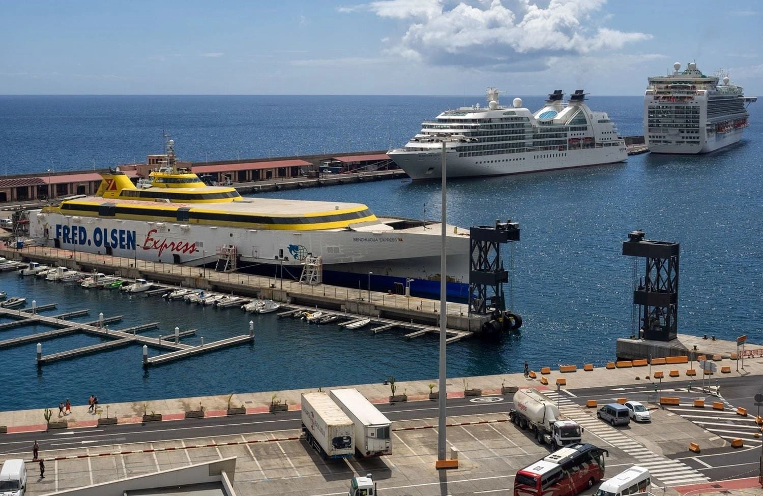 Santa Cruz de La Palma veerbootterminal en waterkant