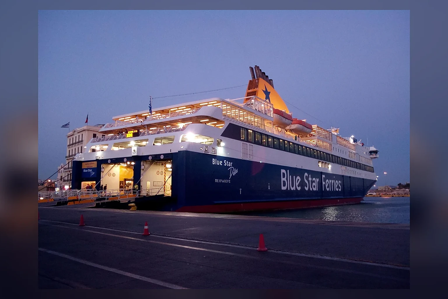 Blue Star Ferries passagiers- en autoveerboot