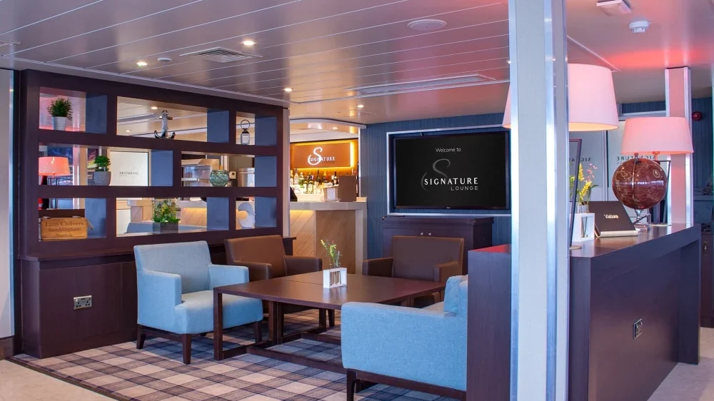 Kenmerkende Lounge aan boord een Red Funnel veerboot