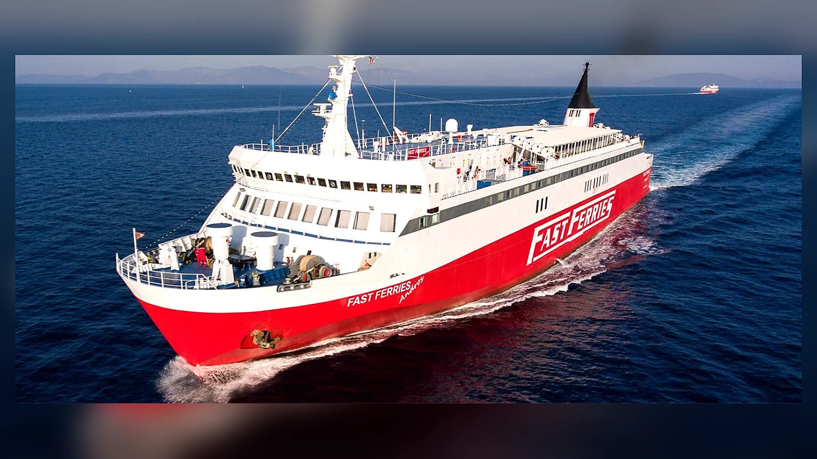 Fast Ferries conventionele passagiers- en autoveerboot