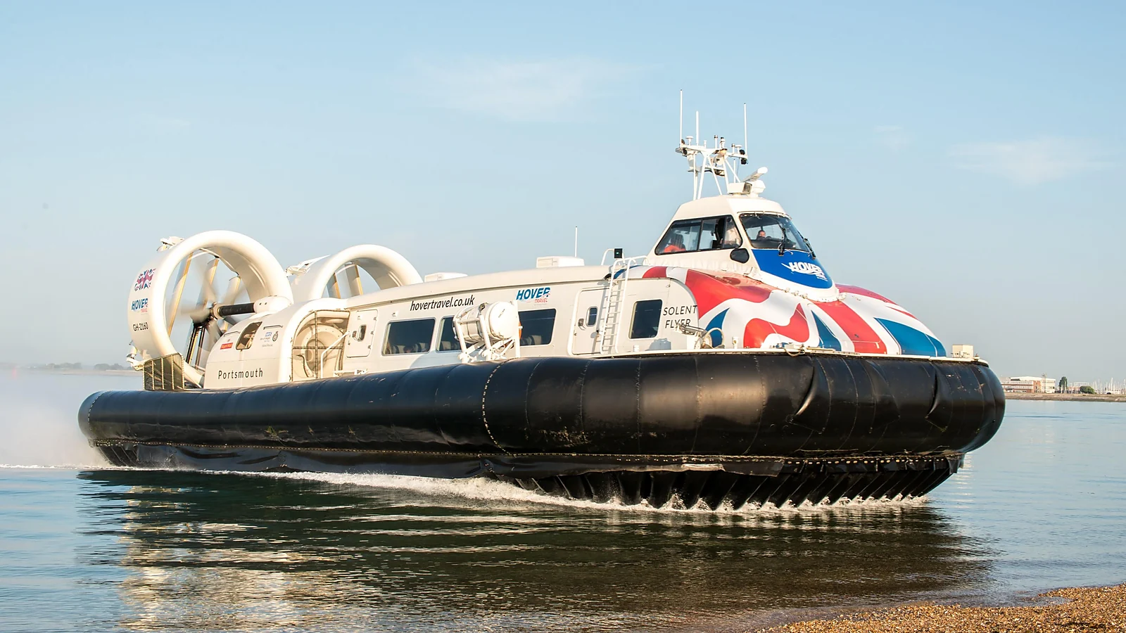 Hovertravel veerboot