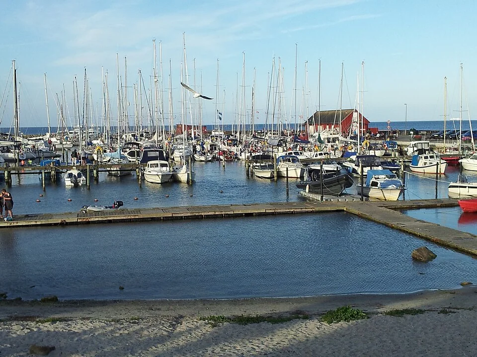 Ballenkust en havenomgeving