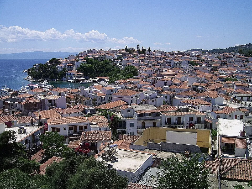 Kust en havenomgeving van Skiathos